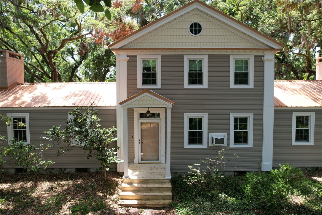 205 Reynolds Street Brunswick, GA 31520 - Photo 2 of 37