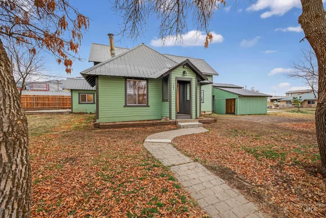 $398,000 | 105 South Exeter Street, Council, ID 83612