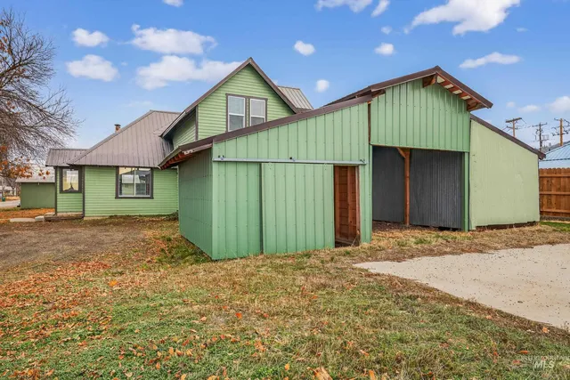 $398,000 | 105 South Exeter Street, Council, ID 83612