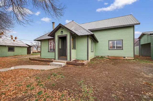 $398,000 | 105 South Exeter Street, Council, ID 83612