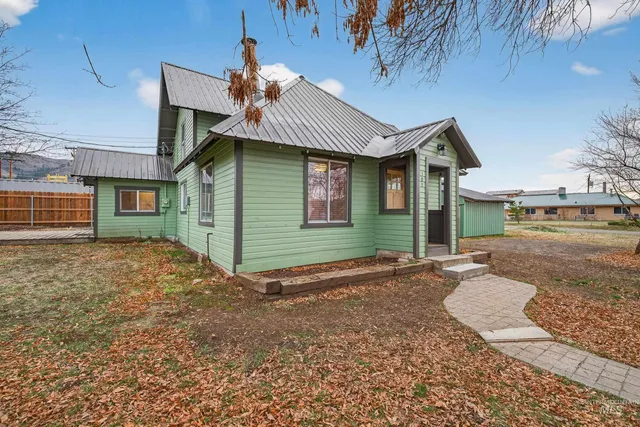 $398,000 | 105 South Exeter Street, Council, ID 83612