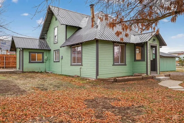 $398,000 | 105 South Exeter Street, Council, ID 83612