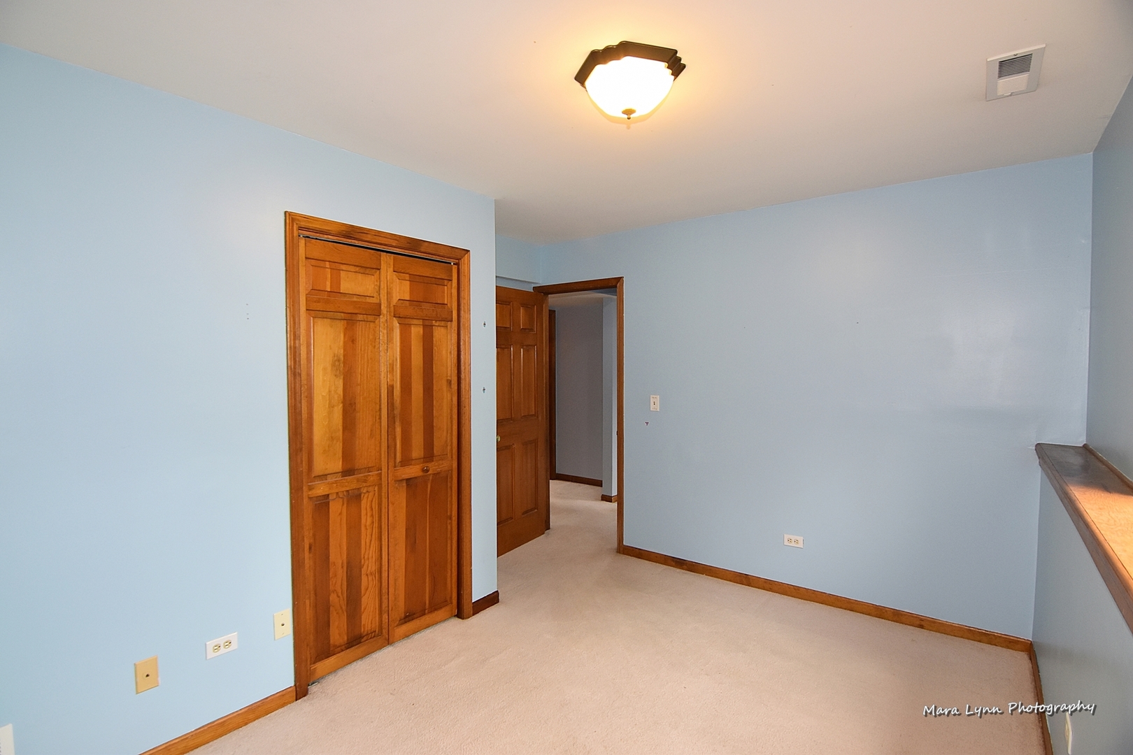 1424 Sunset Road Geneva, IL 60134 - Photo 27 of 38 an empty room with closet
