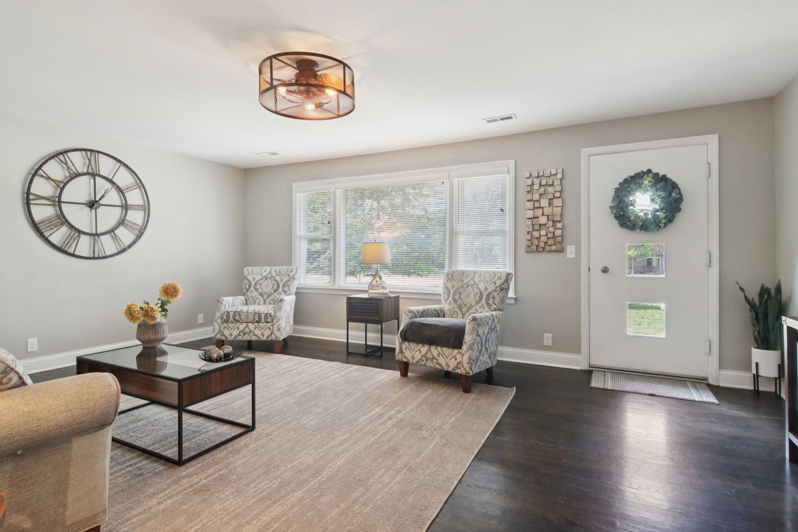 19309 Wolf Road Mokena, IL 60448 - Photo 5 of 37 a living room with furniture and a table