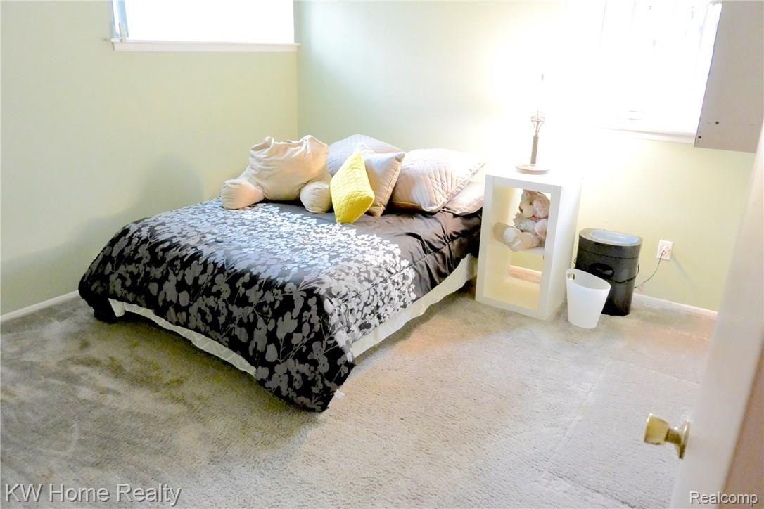 32106 Red Clover Road Farmington, MI 48334 - Photo 34 of 40 BED 1.JPG