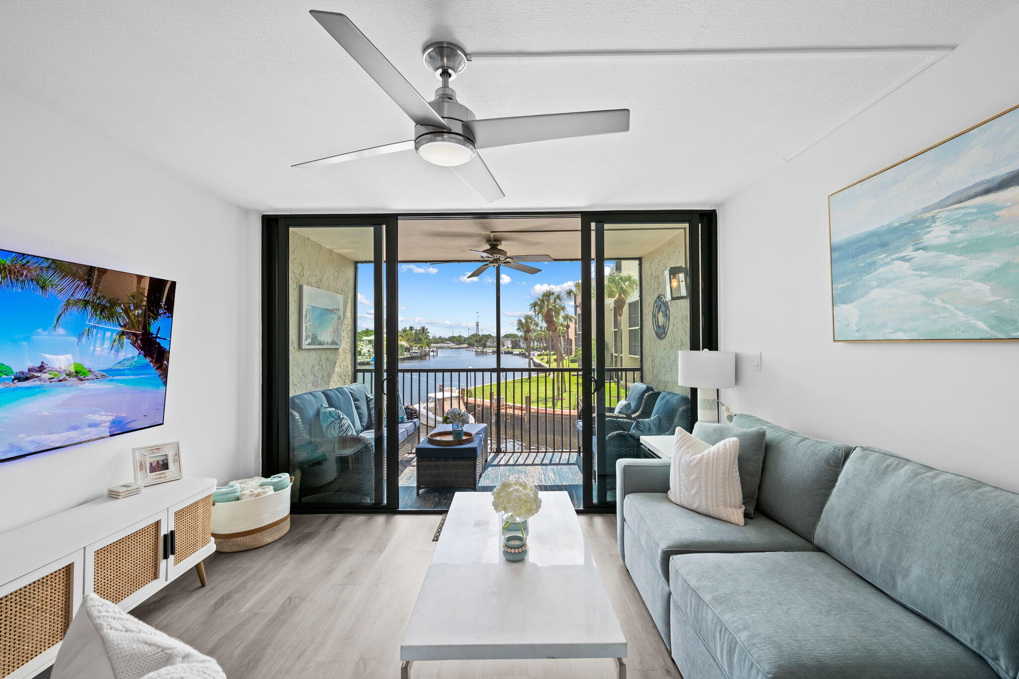 15 Royal Palm Way, Unit 202 Boca Raton, FL 33432 - Photo 13 of 34 Living Room