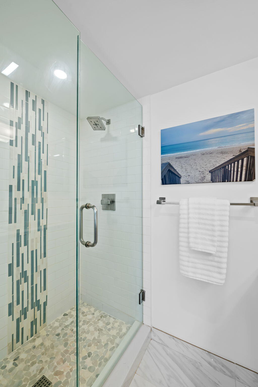 15 Royal Palm Way, Unit 202 Boca Raton, FL 33432 - Photo 20 of 34 Primary Bathroom