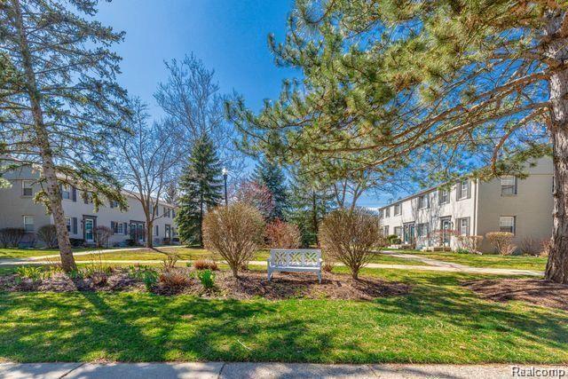 1626 Graefield Road, Unit 81 Birmingham, MI 48009 - Photo 22 of 24