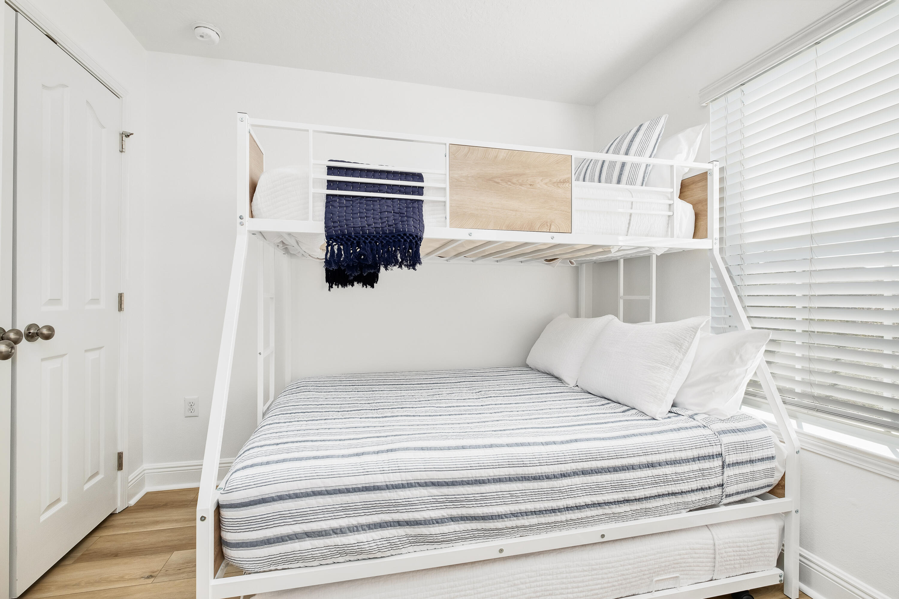 44 St Vincent Lane Inlet Beach, FL 32461 - Photo 28 of 45 a view of entryway