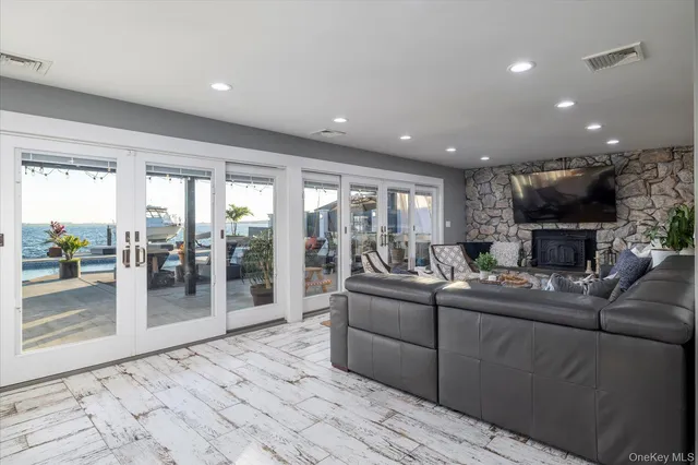 $1,999,000 | 3600 Bertha Drive, Baldwin Harbor, NY 11510