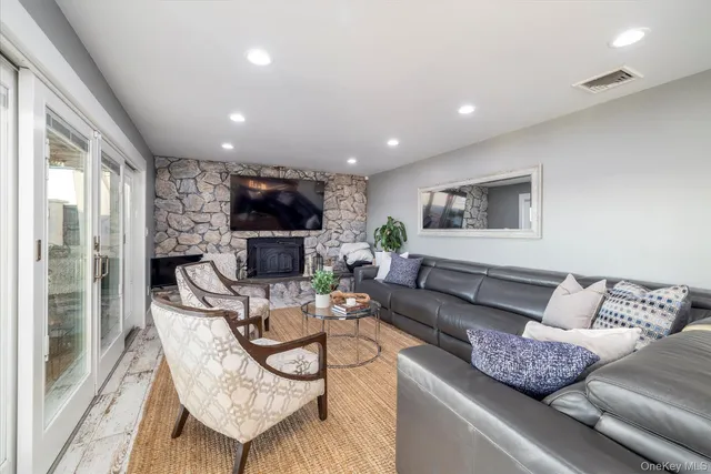 $1,999,000 | 3600 Bertha Drive, Baldwin Harbor, NY 11510