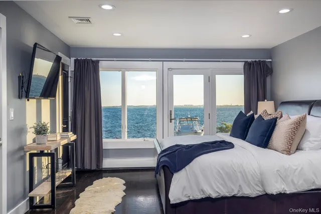 $1,999,000 | 3600 Bertha Drive, Baldwin Harbor, NY 11510