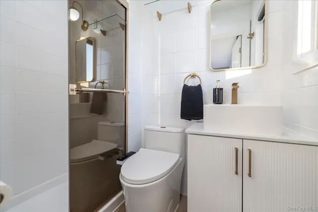 $1,999,000 | 3600 Bertha Drive, Baldwin Harbor, NY 11510