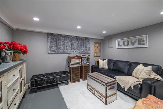 $1,999,000 | 3600 Bertha Drive, Baldwin Harbor, NY 11510