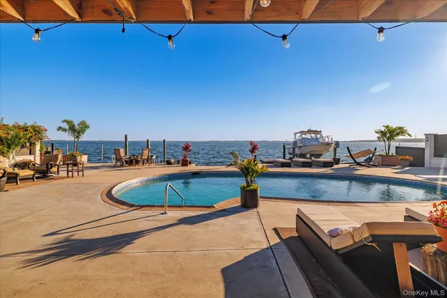 $1,999,000 | 3600 Bertha Drive, Baldwin Harbor, NY 11510