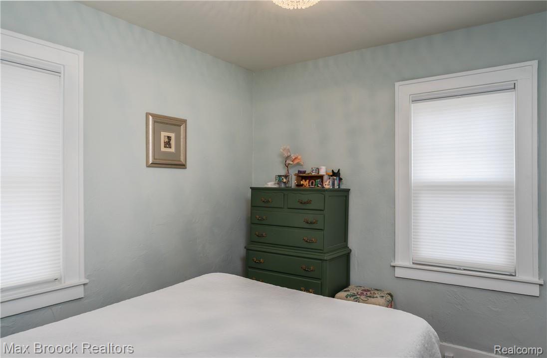 34 Devonshire Road Pleasant Ridge, MI 48069 - Photo 10 of 26 Main Level Bedroom