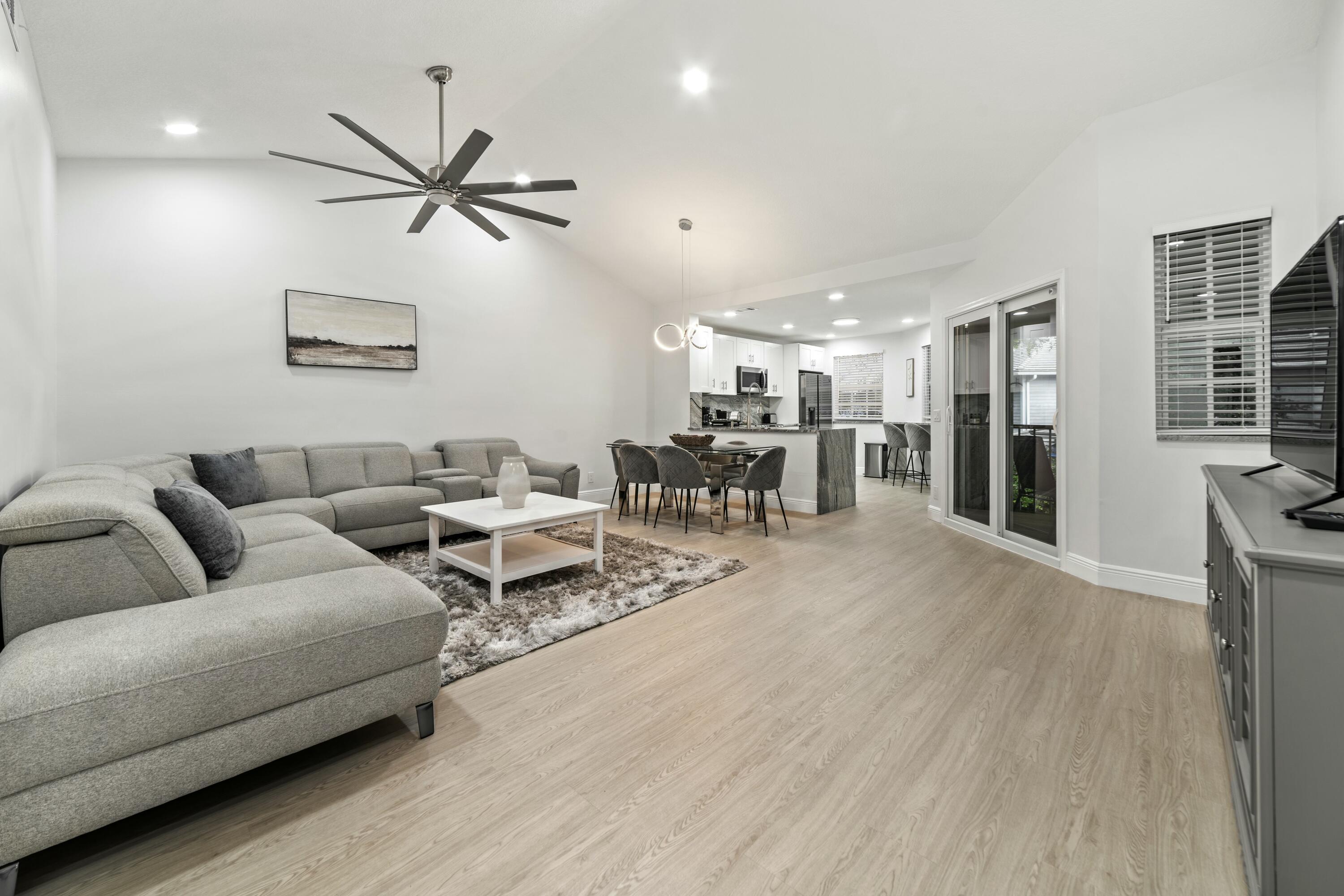 6553 Via Regina Boca Raton, FL 33433 - Photo 5 of 26 tempImagepXduKe