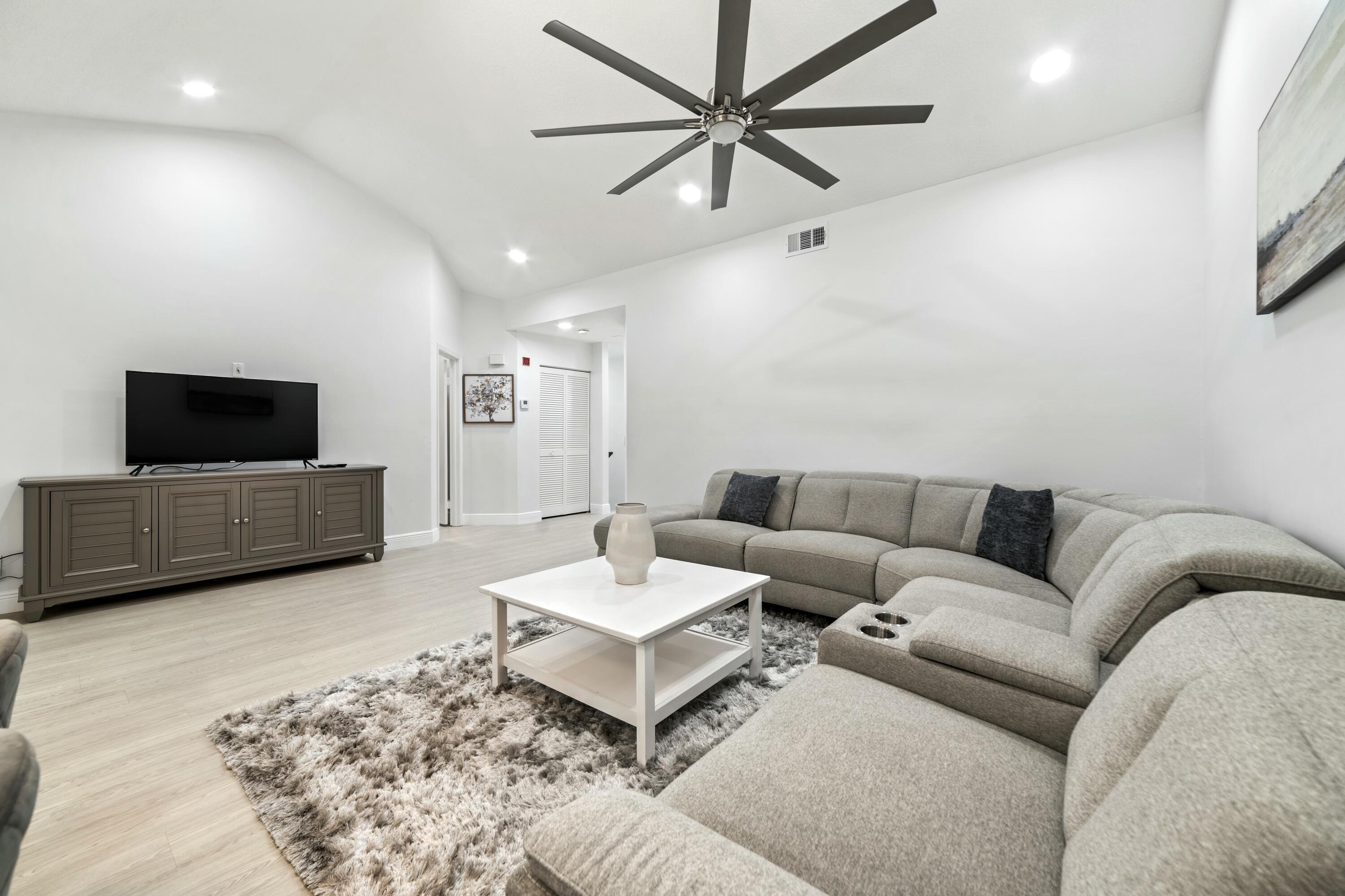 6553 Via Regina Boca Raton, FL 33433 - Photo 7 of 26 tempImage6klSbU