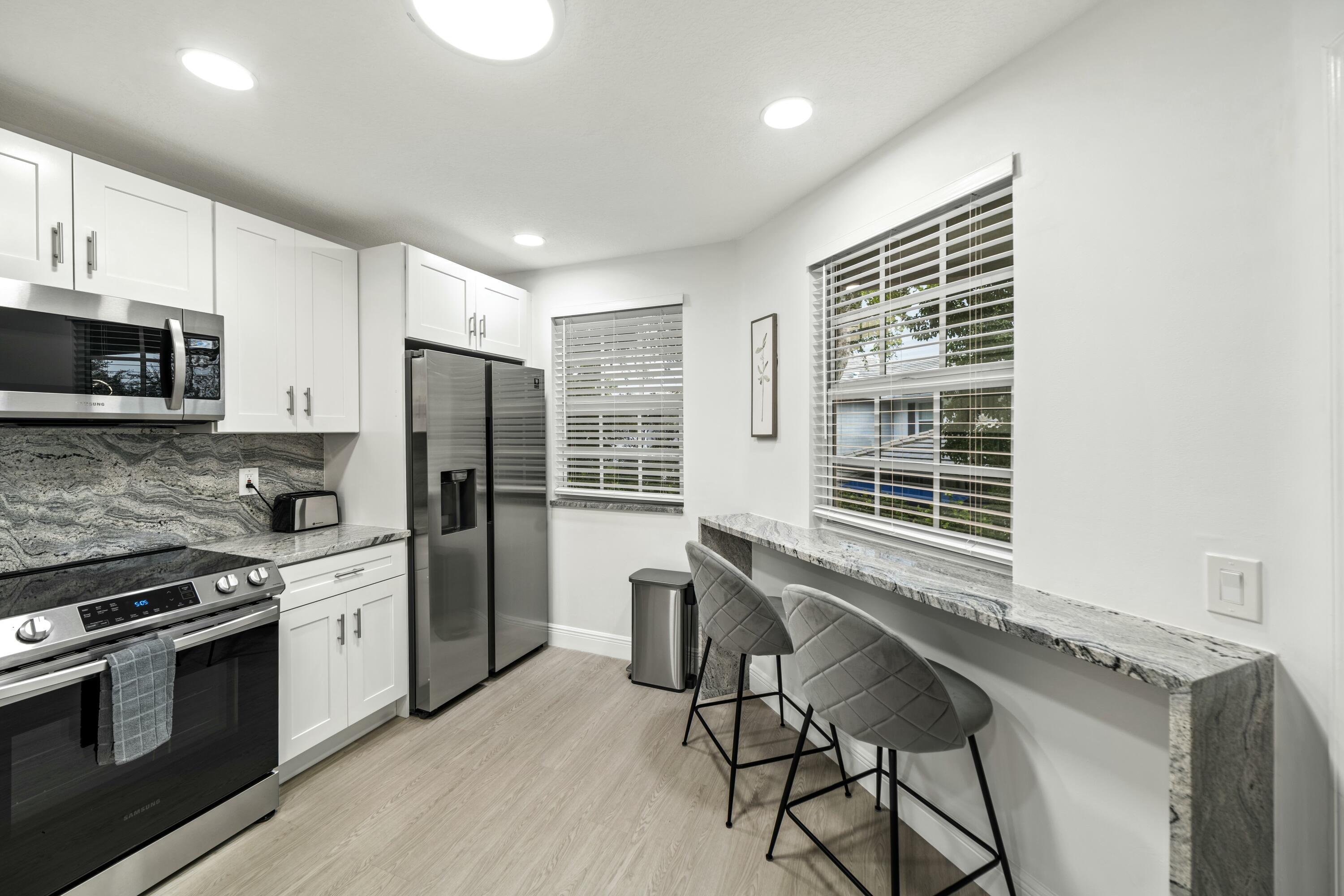 6553 Via Regina Boca Raton, FL 33433 - Photo 9 of 26 tempImage2fQ9te