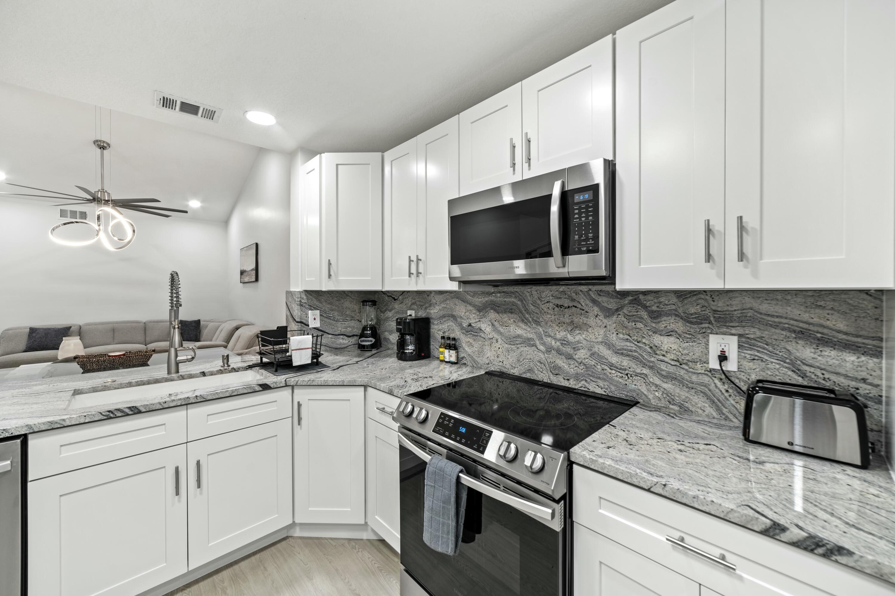 6553 Via Regina Boca Raton, FL 33433 - Photo 10 of 26 tempImagemc6dYQ