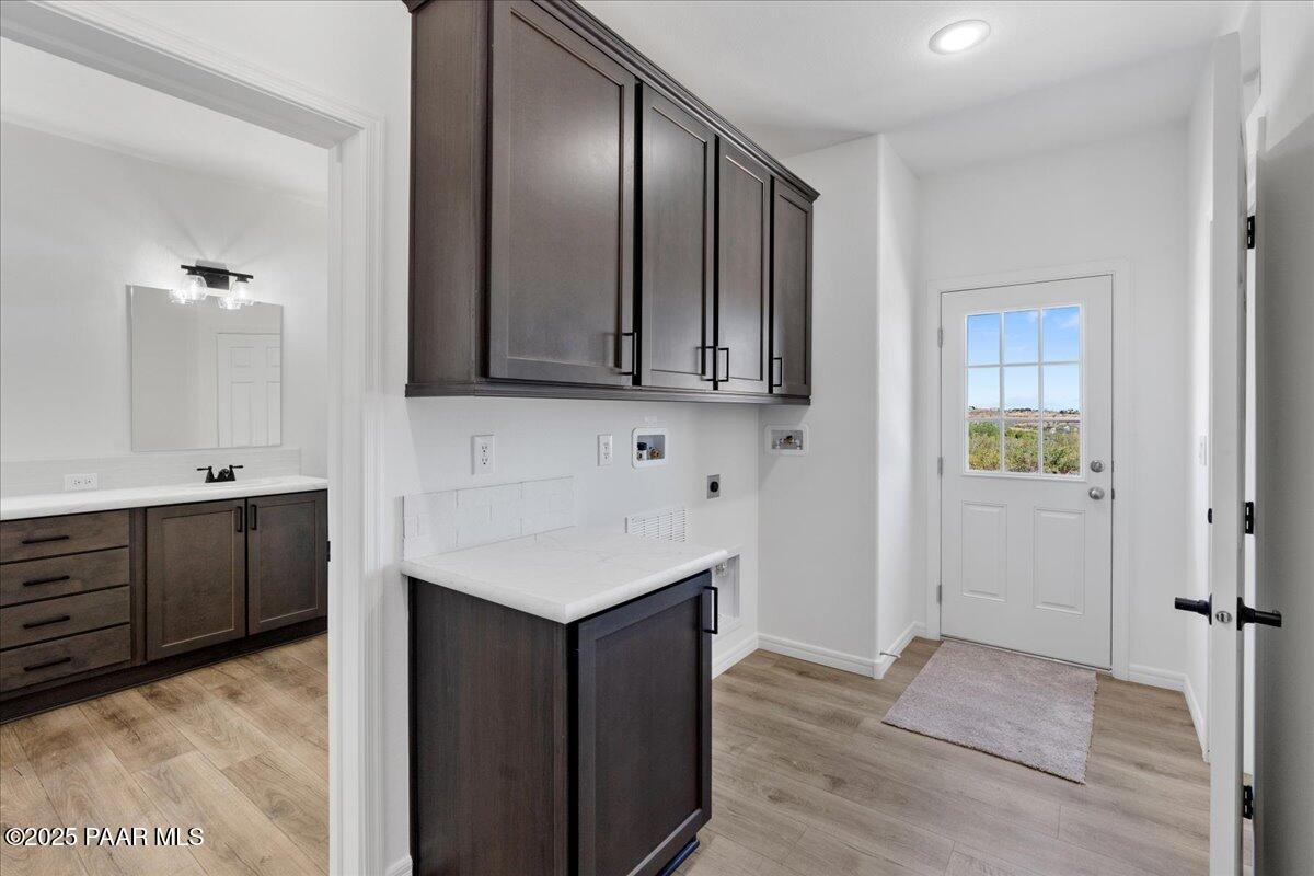 1398 Big Chino Road Paulden, AZ 86334 - Photo 28 of 35 20-Laundry Room to Primary Bathroom