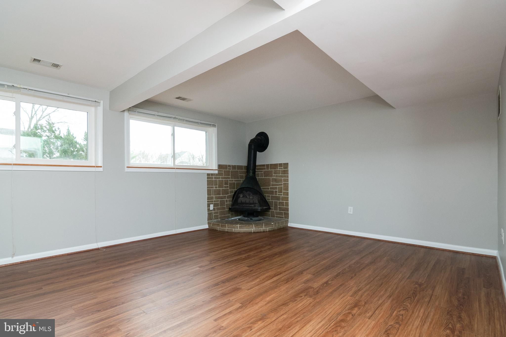 124 South Fox Road Sterling, VA 20164 - Photo 18 of 45 Downstairs