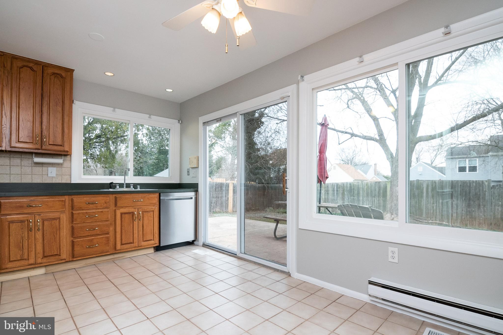 124 South Fox Road Sterling, VA 20164 - Photo 23 of 45 Kitchen