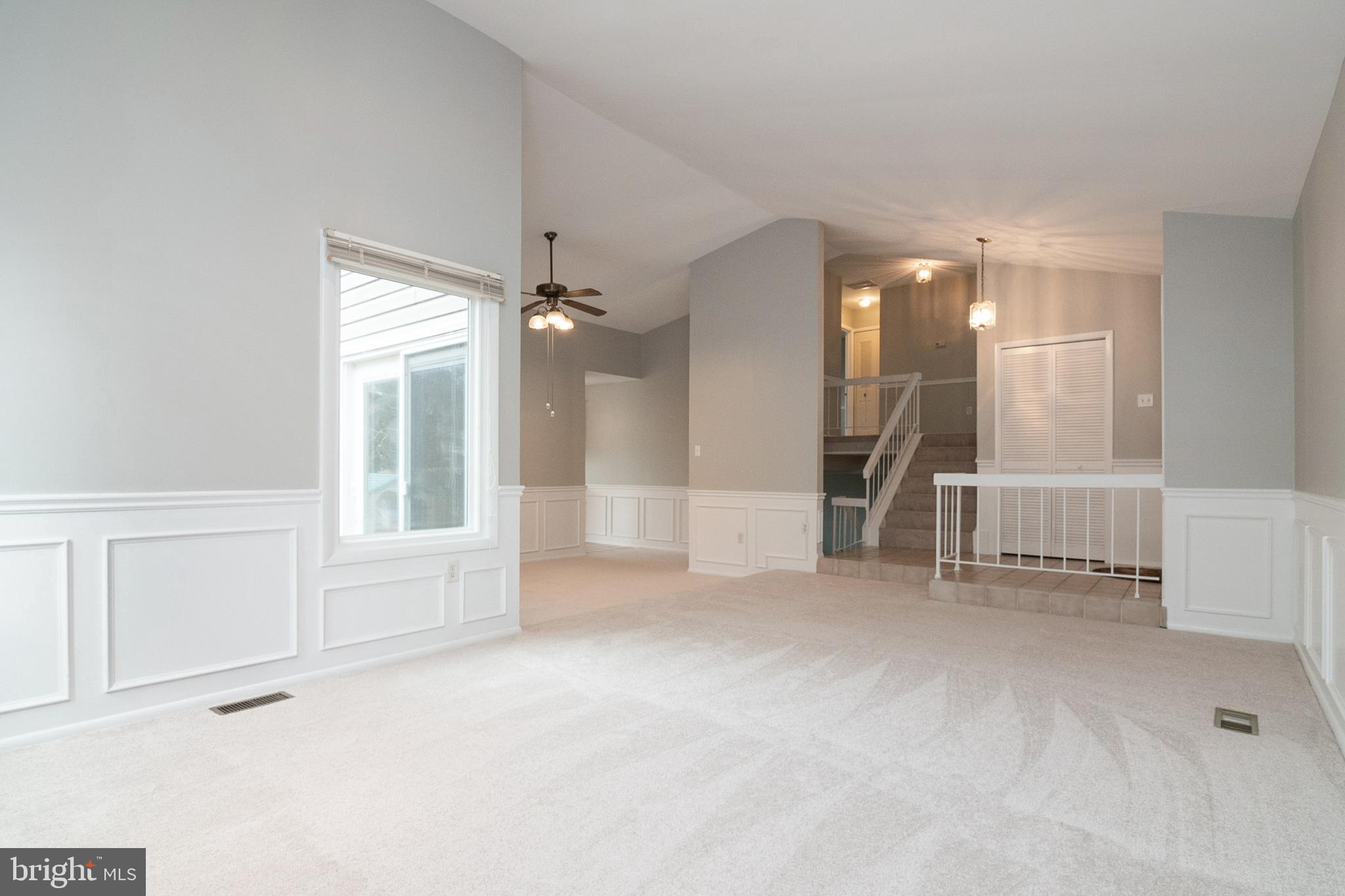124 South Fox Road Sterling, VA 20164 - Photo 4 of 45 Living room dining room