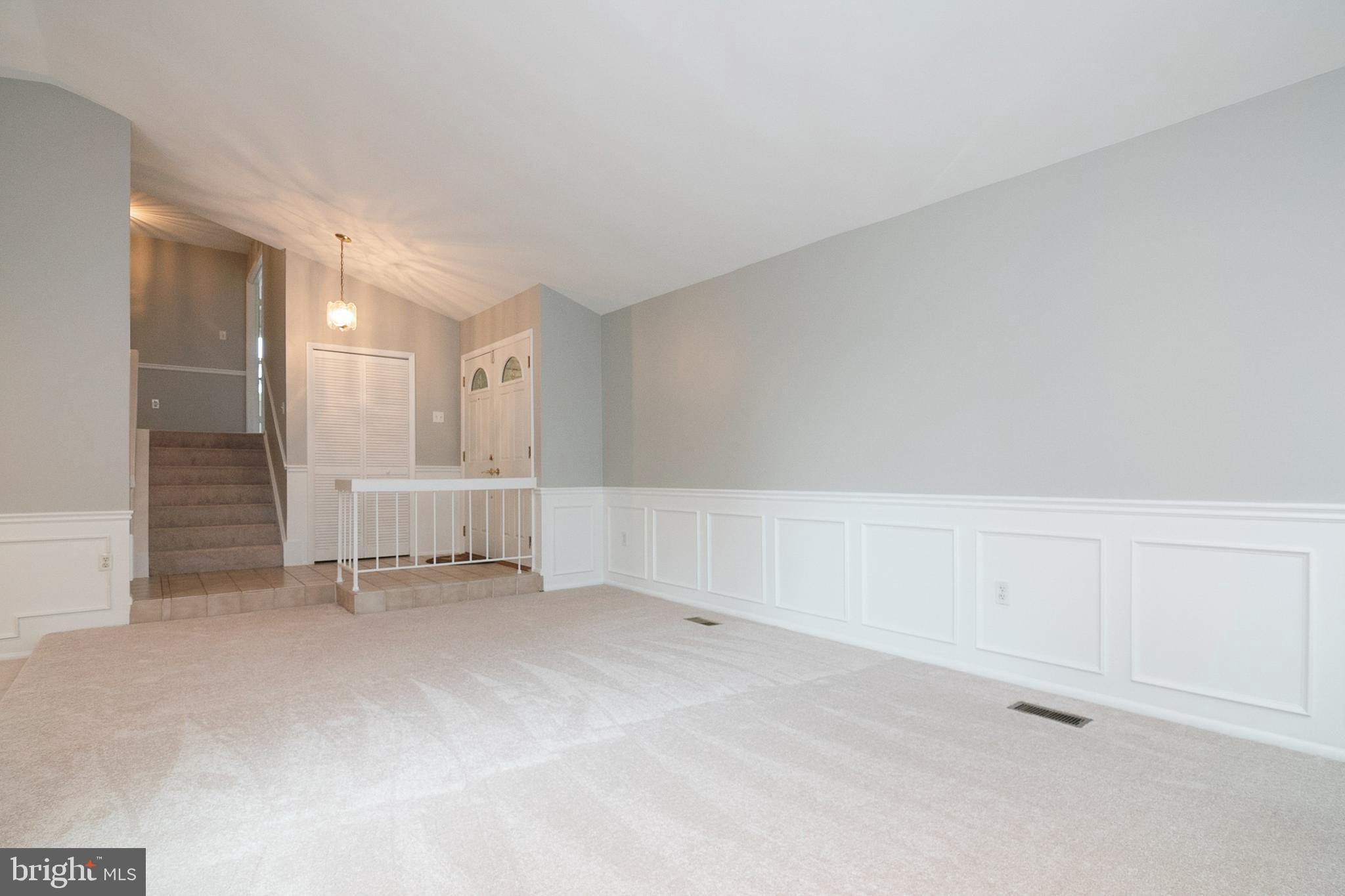 124 South Fox Road Sterling, VA 20164 - Photo 5 of 45 Gallery Image 5