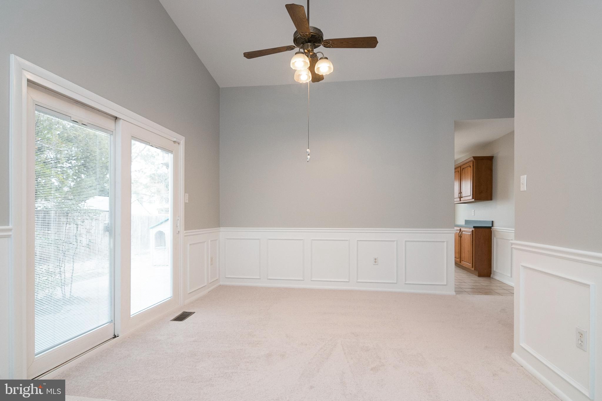 124 South Fox Road Sterling, VA 20164 - Photo 6 of 45 dining room
