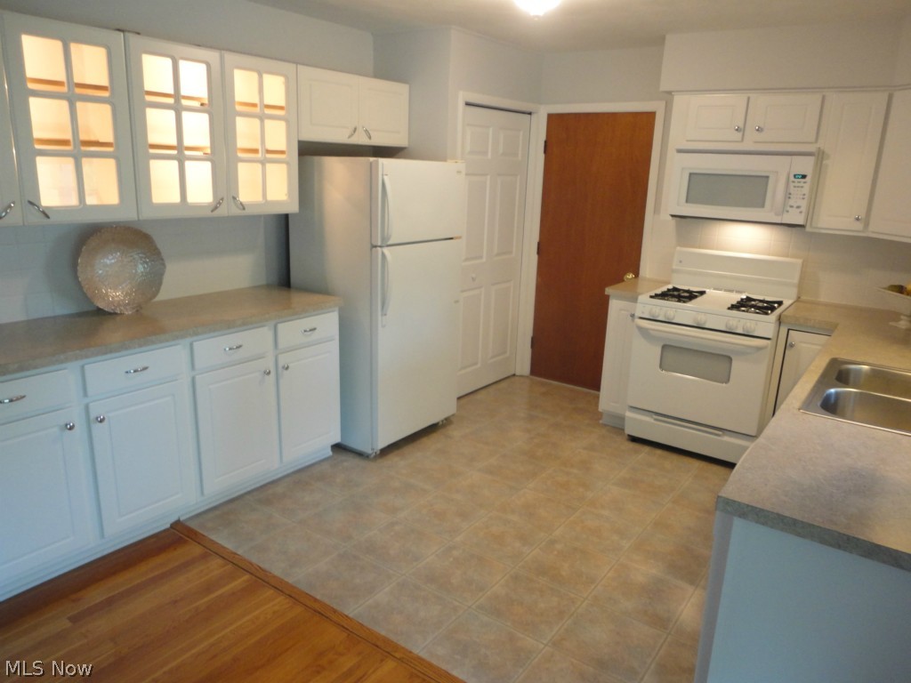 763 Pearlman Road Akron, OH 44319 - Photo 2 of 10 Gallery Image 2