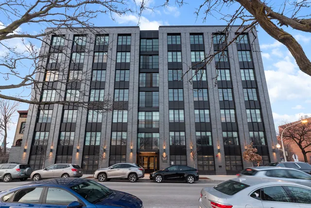 $685,000 | 1400 West Monroe Street, Unit 4A, Chicago, IL 60607