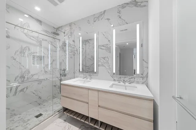 $685,000 | 1400 West Monroe Street, Unit 4A, Chicago, IL 60607