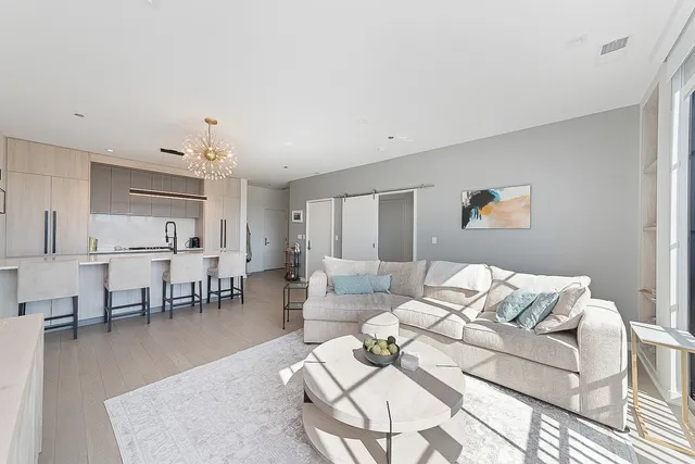 $685,000 | 1400 West Monroe Street, Unit 4A, Chicago, IL 60607