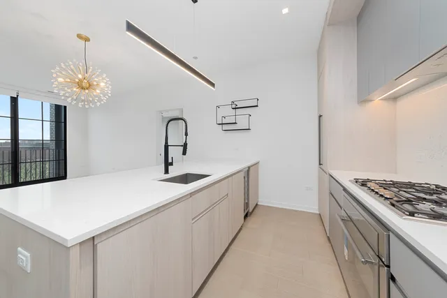 $685,000 | 1400 West Monroe Street, Unit 4A, Chicago, IL 60607