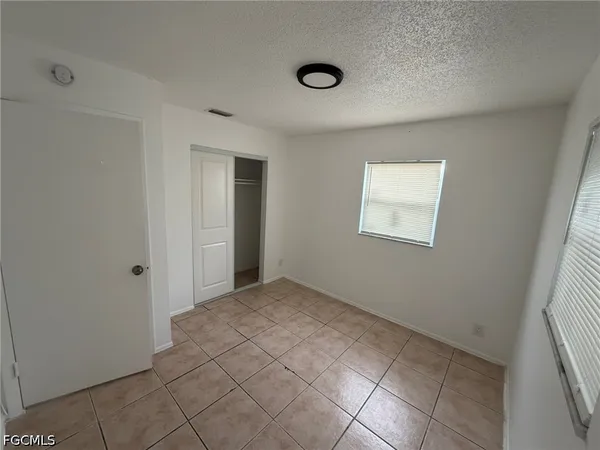 $1,400 | 5413-5427 Third Avenue, Unit 5421, Fort Myers, FL 33907