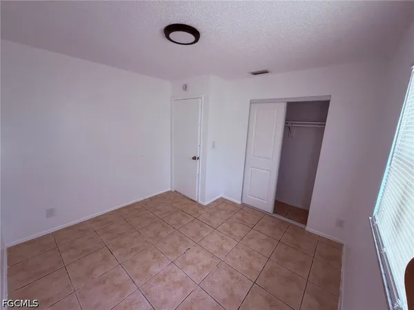 $1,400 | 5413-5427 Third Avenue, Unit 5421, Fort Myers, FL 33907