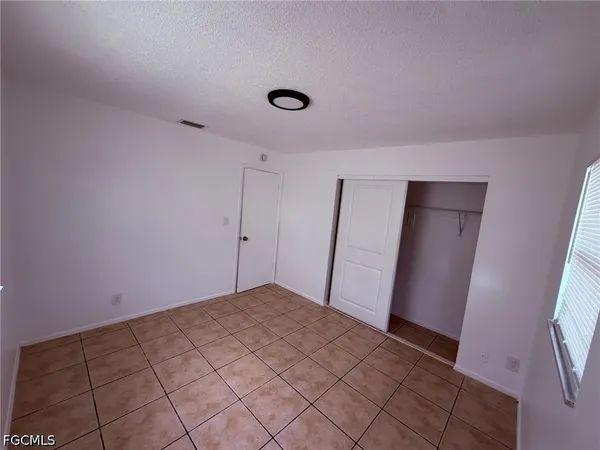 $1,400 | 5413-5427 Third Avenue, Unit 5421, Fort Myers, FL 33907