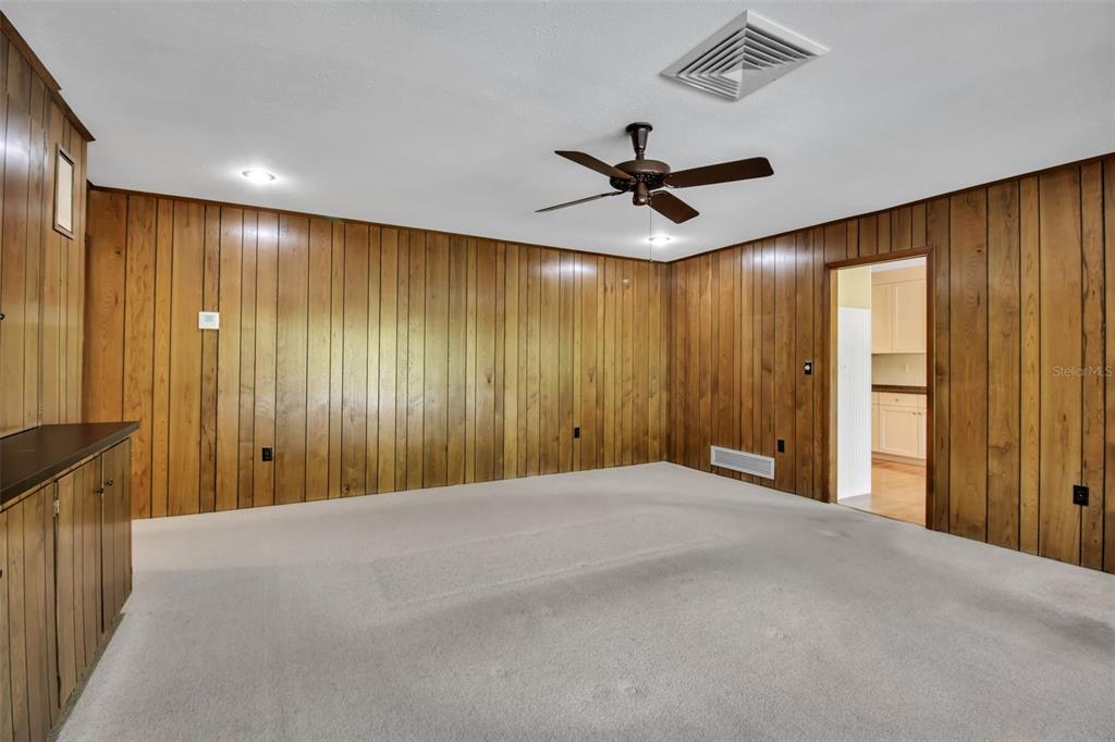 509 Spoonbill Way Sarasota, FL 34236 - Photo 27 of 86 a view of a livingroom with a ceiling fan