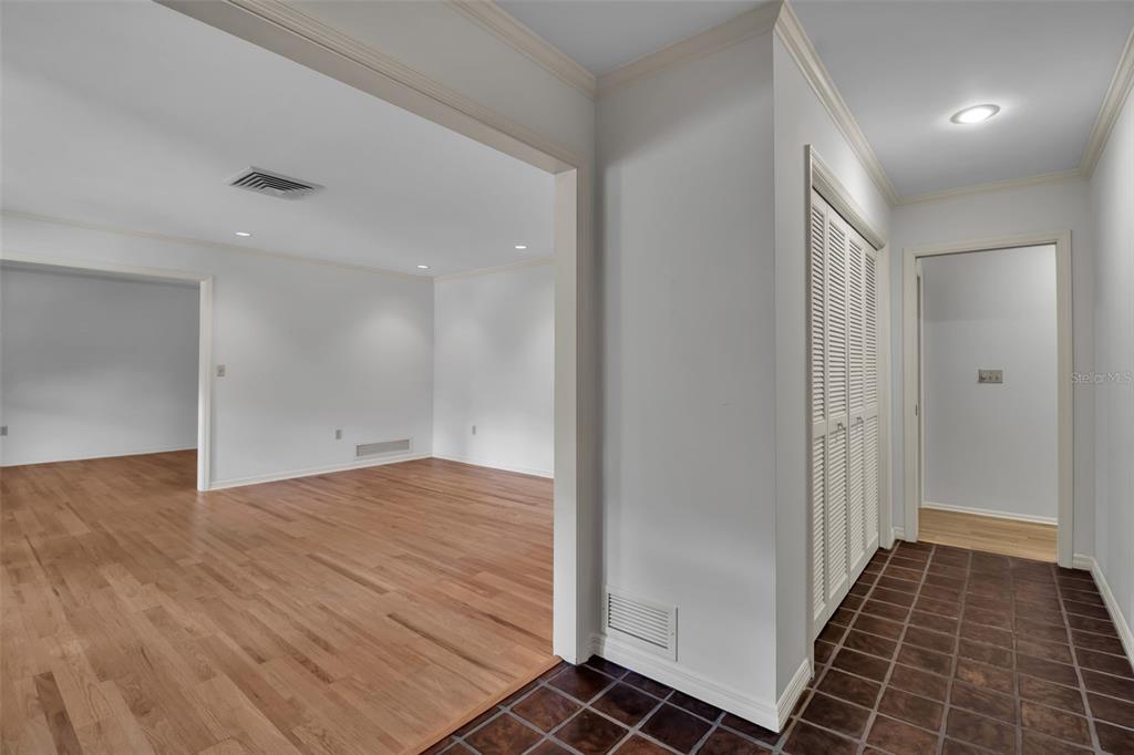 509 Spoonbill Way Sarasota, FL 34236 - Photo 6 of 86