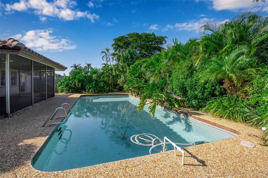 509 Spoonbill Way Sarasota, FL 34236 - Photo 62 of 86 a view of a backyard