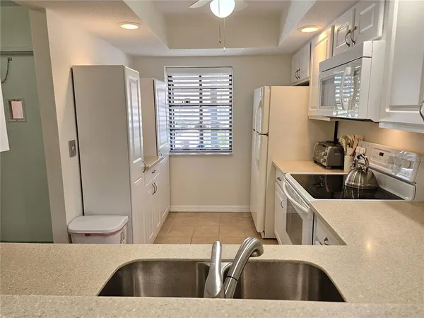 $3,800 | 764 Avenida Estancias, Unit 206, Venice, FL 34292