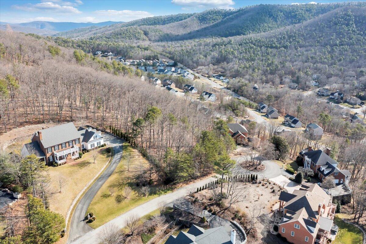 5316 Fox Den Road Roanoke, VA 24018 - Photo 9 of 28 09-DJI_0129