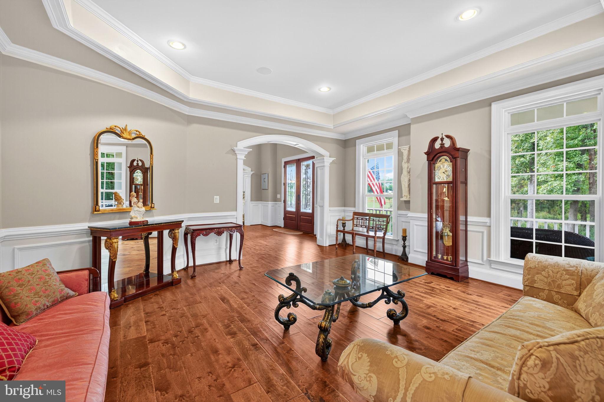 22011 Beaverdam Drive Ashburn, VA 20148 - Photo 46 of 106 Tray ceiling in Living Room!