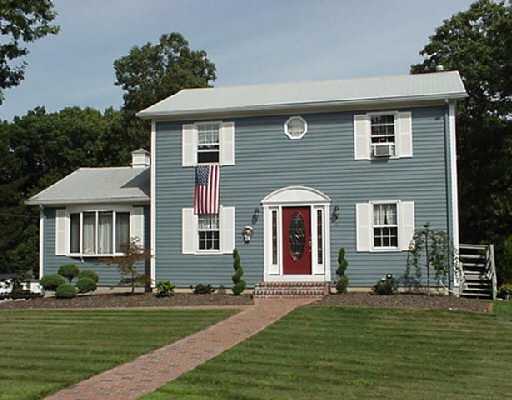 41 Lofty Road Cranston, RI 02921 - Photo 1 of 1 Exterior Front.