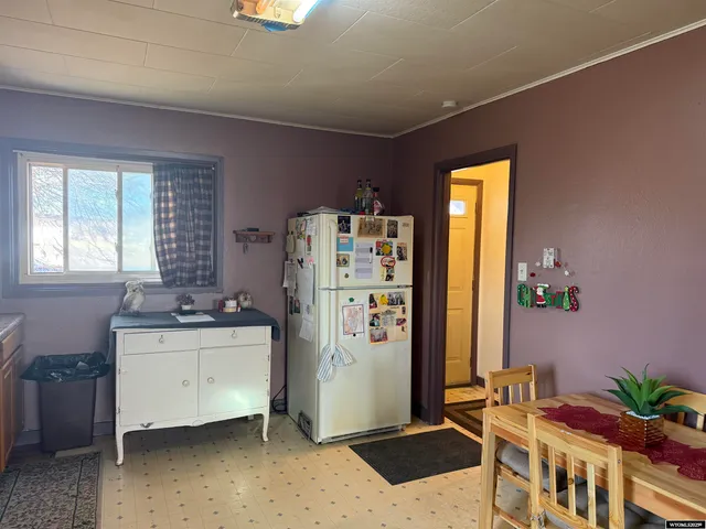 $214,000 | 155 Lane 3, Thermopolis, WY 82443