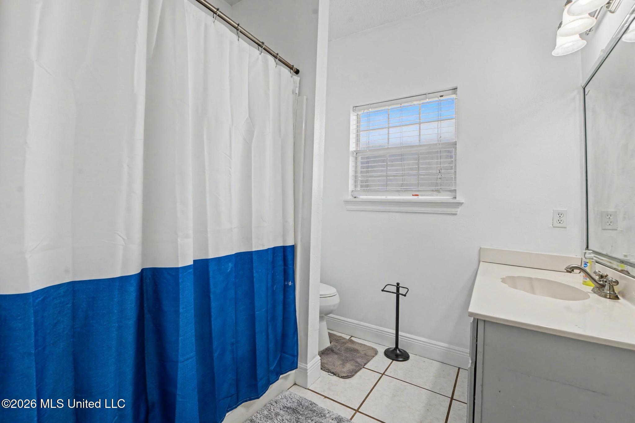 5715 Anoai Way Diamondhead, MS 39525 - Photo 18 of 24 Bathroom # 2