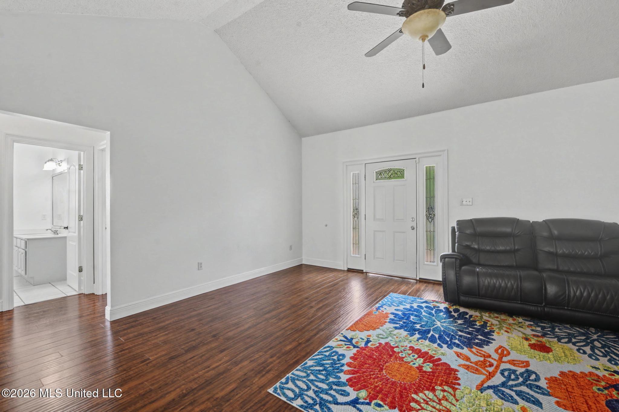 5715 Anoai Way Diamondhead, MS 39525 - Photo 5 of 24 Living Room
