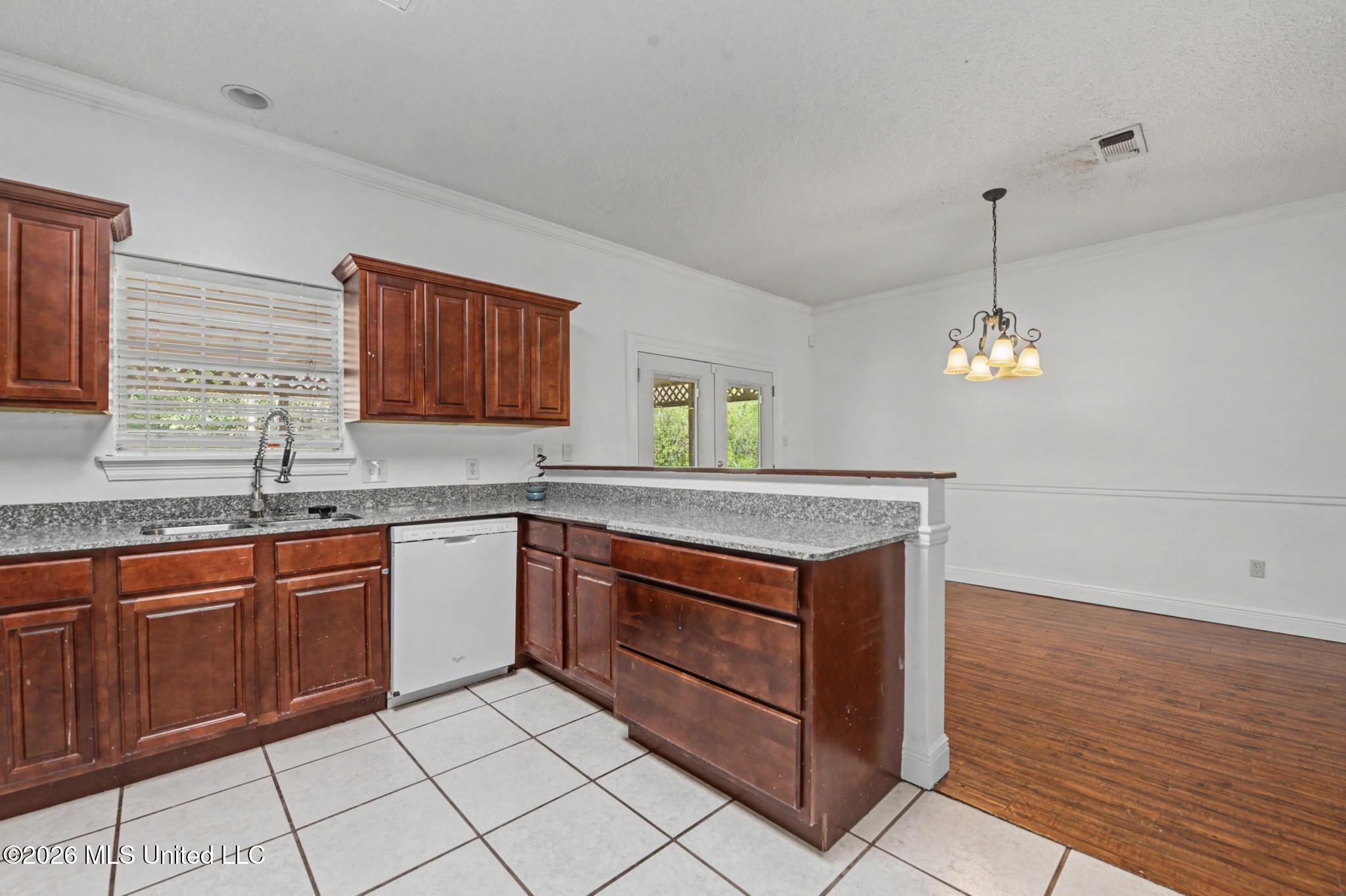 5715 Anoai Way Diamondhead, MS 39525 - Photo 8 of 24 Kitchen