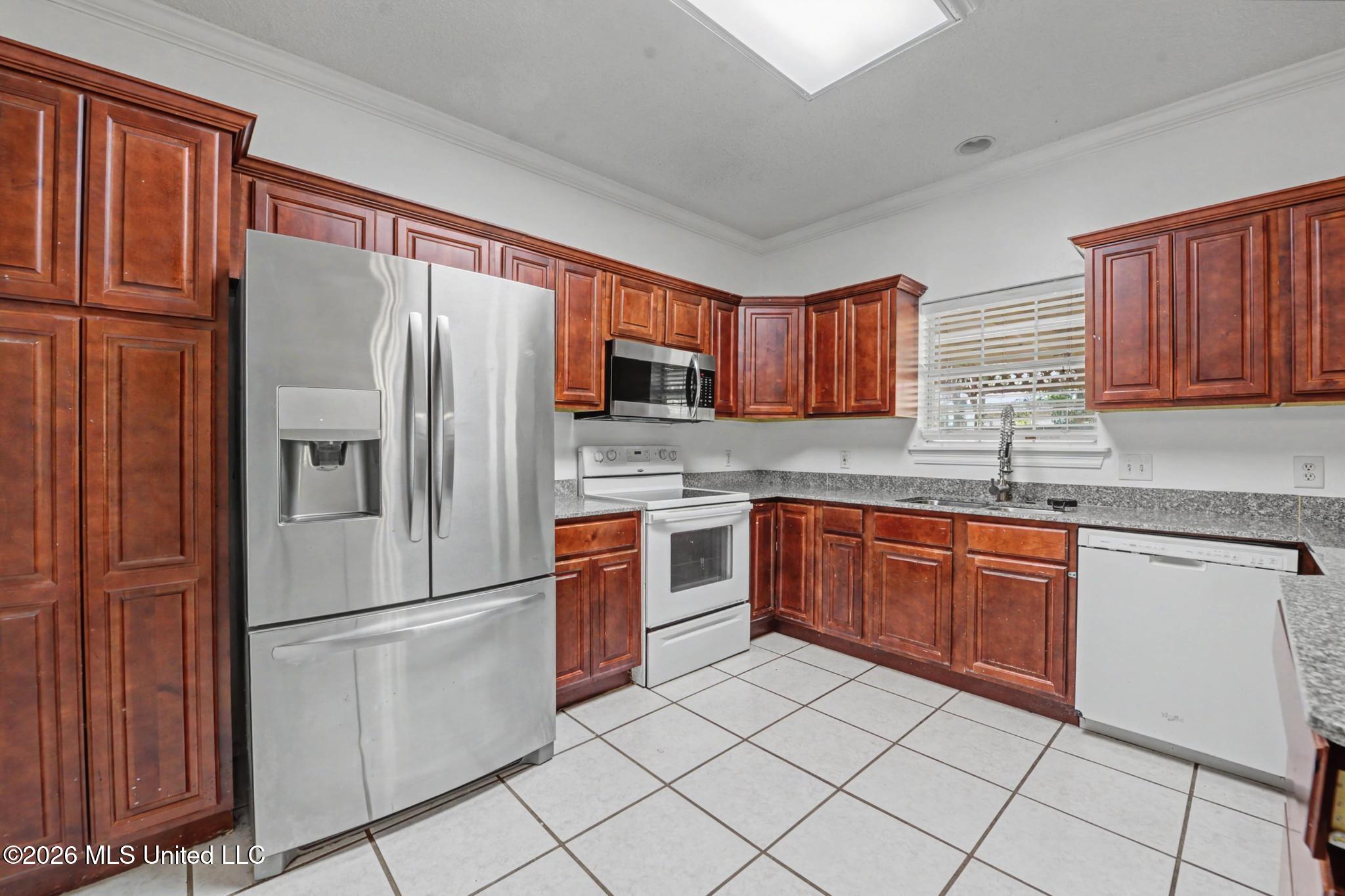 5715 Anoai Way Diamondhead, MS 39525 - Photo 9 of 24 Kitchen
